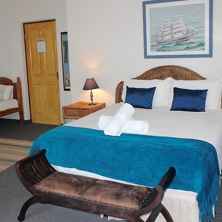 Cheetah Lodge Guest House Hartenbos Bagian luar foto