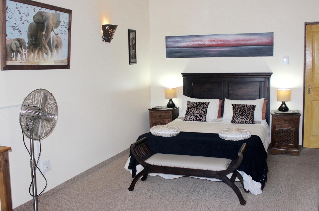 Cheetah Lodge Guest House Hartenbos Bagian luar foto